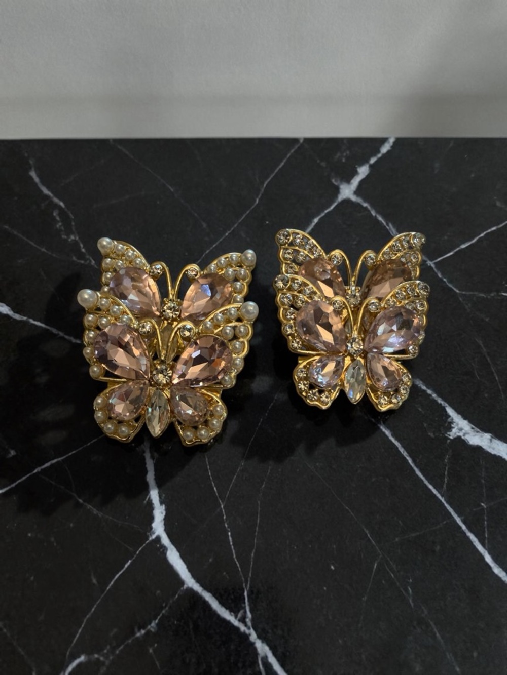 Gold-Tone Pink Crystal or pearl Butterfly brooch Unbranded (pick one)